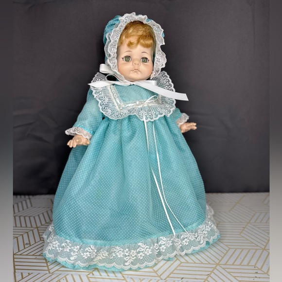 Vintage 1973 Alexanier Baby Doll Sleeping Eyes Open & Shut Makes Noise - Picture 1 of 16